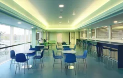 Normann Copenhagen Form Barstool Barkruk 75cm Met Verchroomd Onderstel Wit -Normann Copenhagen Verkoopwinkel x886x886 201711normanncopenhagencphairportlounge15.jpg.pagespeed.ic .gI8ilZG2h5