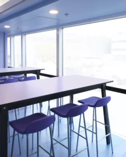 Normann Copenhagen Form Barstool Barkruk 75cm Met Verchroomd Onderstel Wit -Normann Copenhagen Verkoopwinkel x886x886 201711normanncopenhagencphairportlounge20.jpg.pagespeed.ic .Jd6zy eJNM