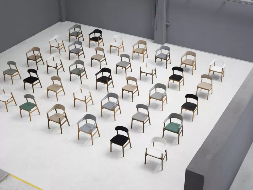 Normann Copenhagen Herit Armchair Oak Stoel Wit 4 Normann Copenhagen Herit Armchair Oak Stoel Wit - Afbeelding 4