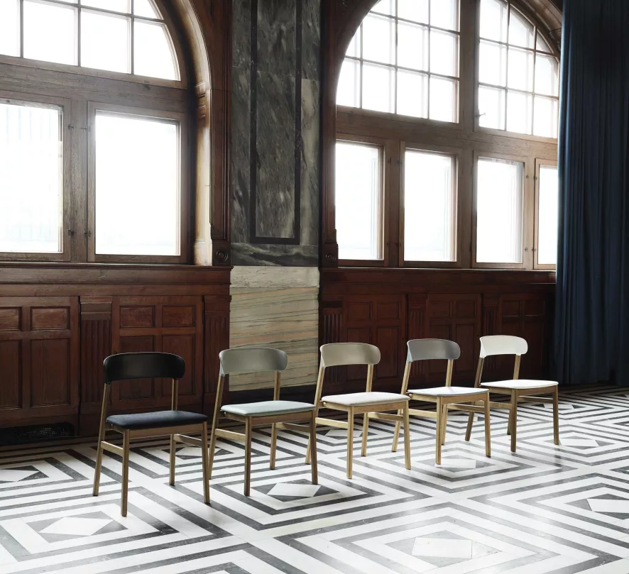 Normann Copenhagen Herit Oak Stoel Spectrum Leer Zand 5 Normann Copenhagen Herit Oak Stoel Spectrum Leer Zand - Afbeelding 5