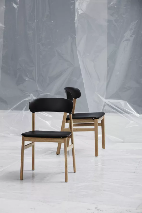 Normann Copenhagen Herit Oak Stoel Spectrum Leer Wit 12 Normann Copenhagen Herit Oak Stoel Spectrum Leer Wit - Afbeelding 12