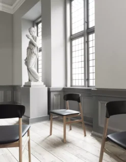 Normann Copenhagen Herit Oak Stoel Spectrum Leer Wit 39 Normann Copenhagen Herit Oak Stoel Spectrum Leer Wit -Normann Copenhagen Verkoopwinkel x886x886 herit oak stoel26.jpg.pagespeed.ic .tNNaKKnSCV 1