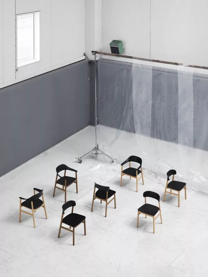 Normann Copenhagen Herit Armchair Oak Stoel Zand 9 Normann Copenhagen Herit Armchair Oak Stoel Zand - Afbeelding 9