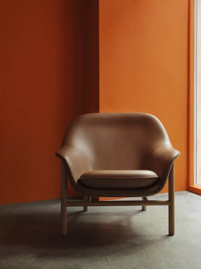 Normann Copenhagen Drape Low Fauteuil Eiken Onderstel Remix, Hallingdal 7 Normann Copenhagen Drape Low Fauteuil Eiken Onderstel Remix, Hallingdal - Afbeelding 7