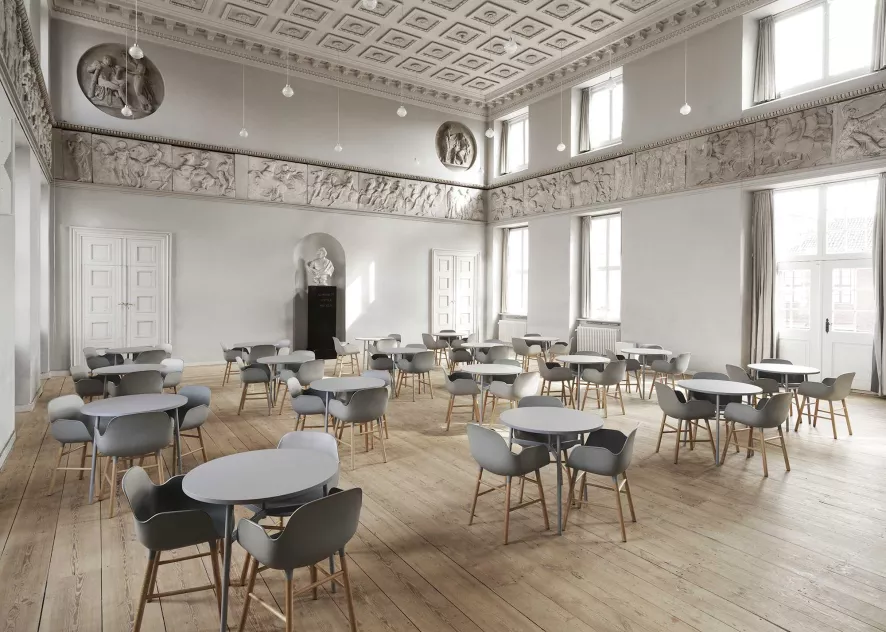 Normann Copenhagen Form Armchair Stoel Met Eiken Onderstel Rood 17 Normann Copenhagen Form Armchair Stoel Met Eiken Onderstel Rood - Afbeelding 17