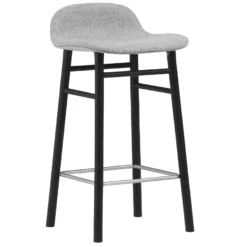 Normann Copenhagen Form Barkruk 65 Gestoffeerd Zwart Eiken Synergy Grey