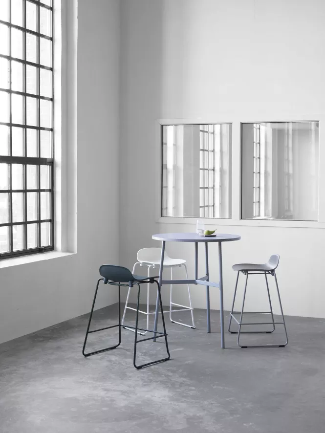 Normann Copenhagen Form Barstool Barkruk 65 Cm Met Stalen Onderstel Rood 13 Normann Copenhagen Form Barstool Barkruk 65 Cm Met Stalen Onderstel Rood - Afbeelding 13