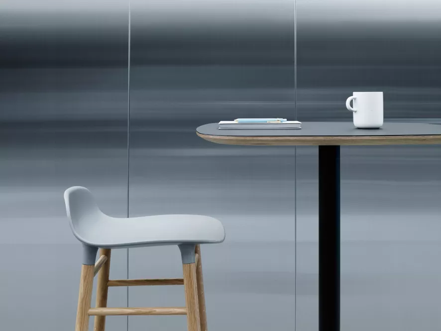 Normann Copenhagen Form Barstool Barkruk 75cm Met Zwart Onderstel Grijs 6 Normann Copenhagen Form Barstool Barkruk 75cm Met Zwart Onderstel Grijs - Afbeelding 6