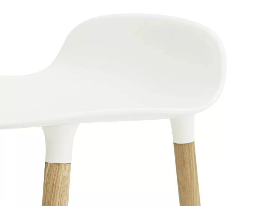 Normann Copenhagen Form Barstool Barkruk 75cm Met Eiken Onderstel Groen 6 Normann Copenhagen Form Barstool Barkruk 75cm Met Eiken Onderstel Groen - Afbeelding 6