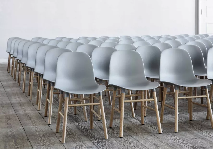 Normann Copenhagen Form Chair Stoel Met Eiken Onderstel, Groen 15 Normann Copenhagen Form Chair Stoel Met Eiken Onderstel, Groen - Afbeelding 15