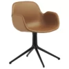 Normann Copenhagen Form Swivel Armchair Stoel Stof. Zwart Ultra Leather Brandy