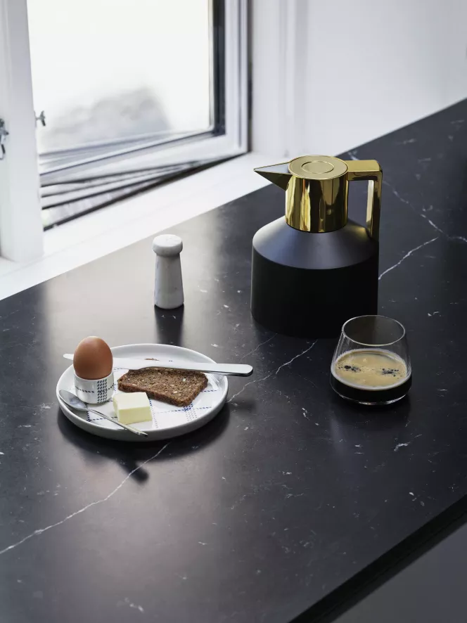 Normann Copenhagen Geo Vacuum Thermoskan Zwart 7 Normann Copenhagen Geo Vacuum Thermoskan Zwart - Afbeelding 7