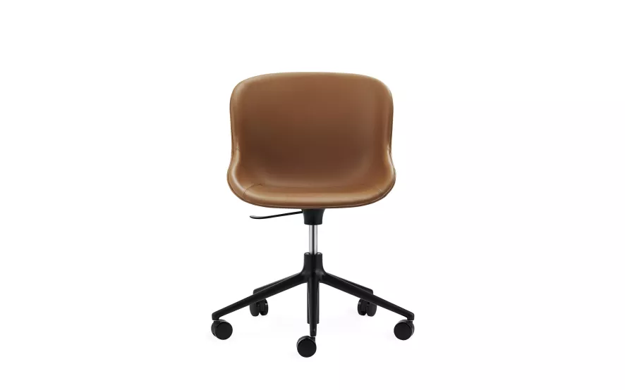 Normann Copenhagen Hyg Gestoffeerde Bureaustoel Zwart Ultra Leather Brandy 10 Normann Copenhagen Hyg Gestoffeerde Bureaustoel Zwart Ultra Leather Brandy - Afbeelding 10