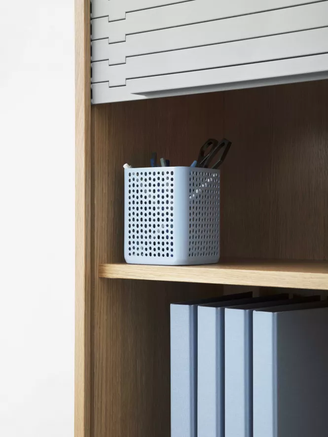 Normann Copenhagen Jalousi Cabinet Low Opbergkast Donkerblauw 8 Normann Copenhagen Jalousi Cabinet Low Opbergkast Donkerblauw - Afbeelding 8