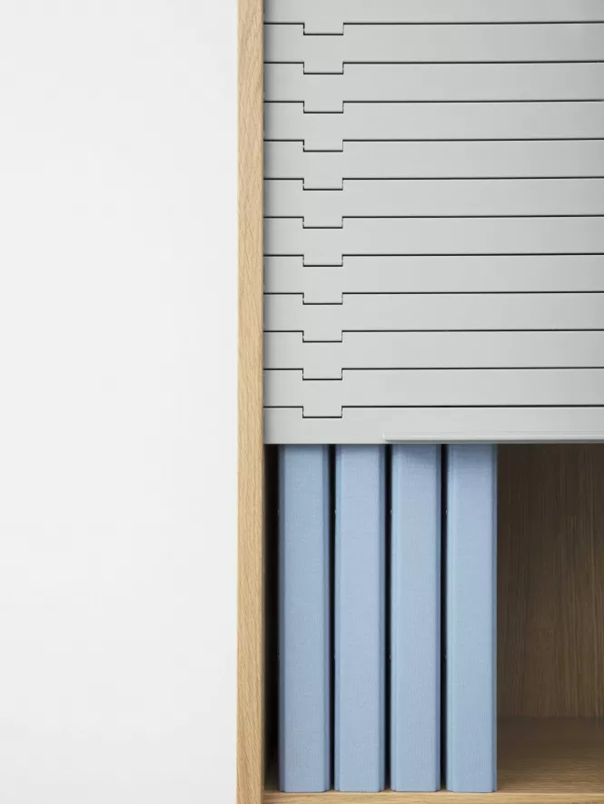 Normann Copenhagen Jalousi Cabinet Low Opbergkast Donkerblauw 10 Normann Copenhagen Jalousi Cabinet Low Opbergkast Donkerblauw - Afbeelding 10