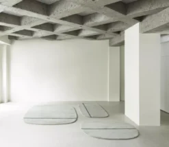 Normann Copenhagen Oona Vloerkleed Large Grijs 240x175 31 Normann Copenhagen Oona Vloerkleed Large Grijs 240x175 -Normann Copenhagen Verkoopwinkel x886x886 normann copenhagen oona vloerkleed large 240x1754.jpg.pagespeed.ic .99aHkjUi28 1