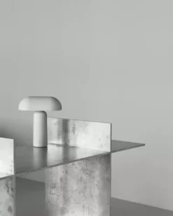 Normann Copenhagen Porta Tafellamp LED Oplaadbaar Wit -Normann Copenhagen Verkoopwinkel x886x886 normann copenhagen porta tafellamp led oplaadbaar12.jpg.pagespeed.ic .0cGYnMdcPd