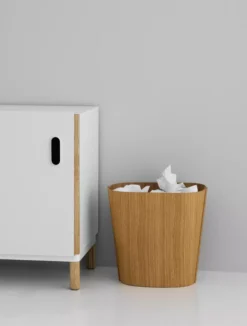 Normann Copenhagen Tales Of Wood Prullenbak Eiken -Normann Copenhagen Verkoopwinkel x886x886 normann copenhagen tales of wood opbergbak sfeer 1.jpg.pagespeed.ic .gt9Uhdi36q