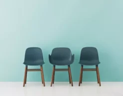 Normann Copenhagen Form Armchair Stoel Met Eiken Onderstel Groen -Normann Copenhagen Verkoopwinkel x886x886 normann form armchair sfeer 11 2.jpg.pagespeed.ic .ZZ61l P3 0 2