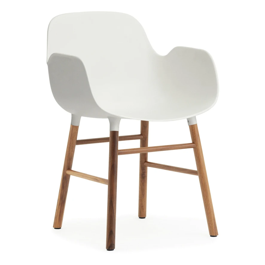 Normann Copenhagen Form Armchair Stoel Met Walnoten Onderstel Wit 2 Normann Copenhagen Form Armchair Stoel Met Walnoten Onderstel Wit - Afbeelding 2