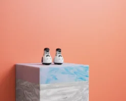 Normann Copenhagen Friends Peper- En Zoutstel -Normann Copenhagen Verkoopwinkel x886x886 normann friends salt pepper sfeer4.jpg.pagespeed.ic .1u qnlUsnT