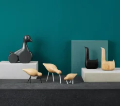 Normann Copenhagen Shorebird Vogel Collectors Item Medium Walnoot Messing 26 Normann Copenhagen Shorebird Vogel Collectors Item Medium Walnoot Messing -Normann Copenhagen Verkoopwinkel x886x886 normann swan sfeer2.jpg.pagespeed.ic .dtpi7G4dGM 8